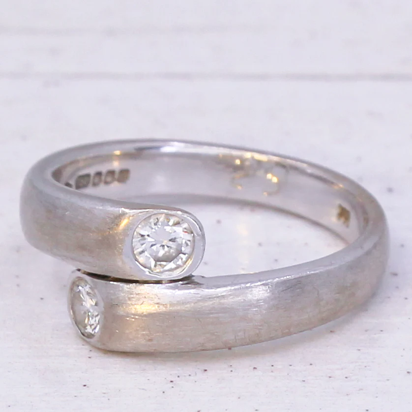 0.20 Carat Diamond Crossover Band Ring, 18k White Gold - Image 3