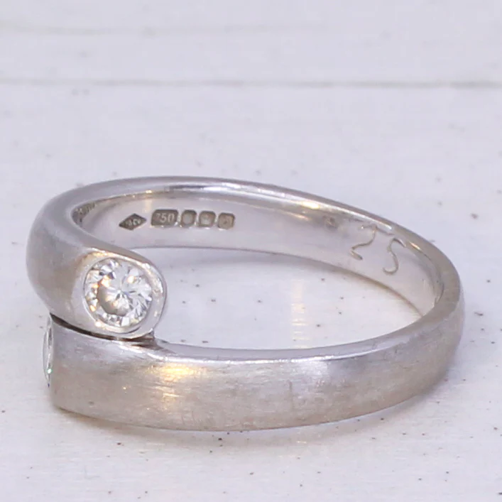 0.20 Carat Diamond Crossover Band Ring, 18k White Gold - Image 4