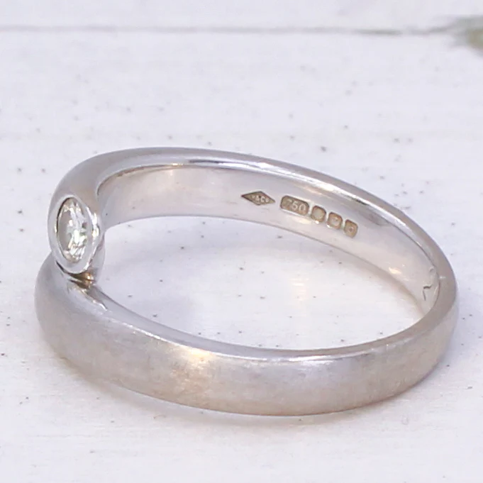 0.20 Carat Diamond Crossover Band Ring, 18k White Gold - Image 5