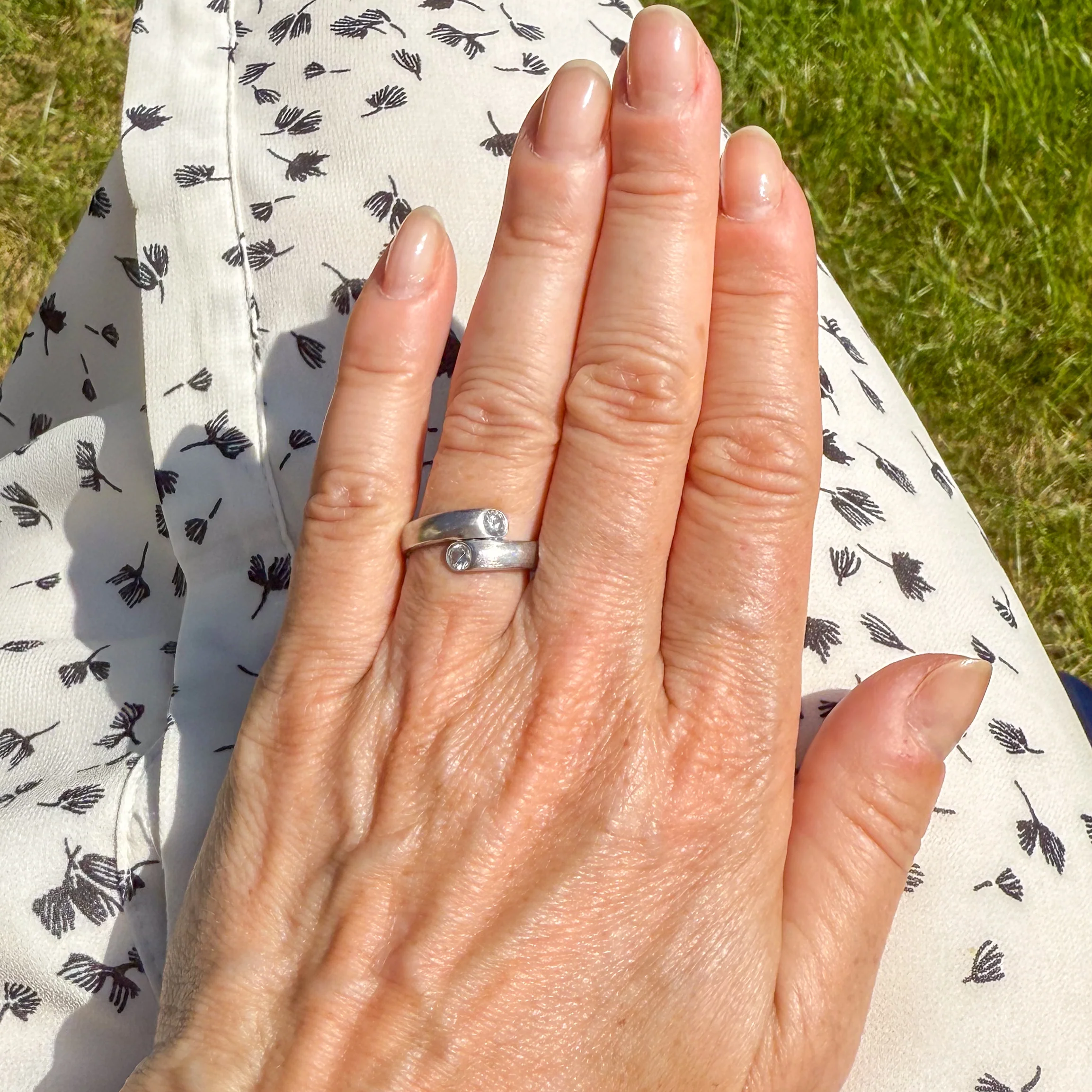 0.20 Carat Diamond Crossover Band Ring, 18k White Gold - Image 6