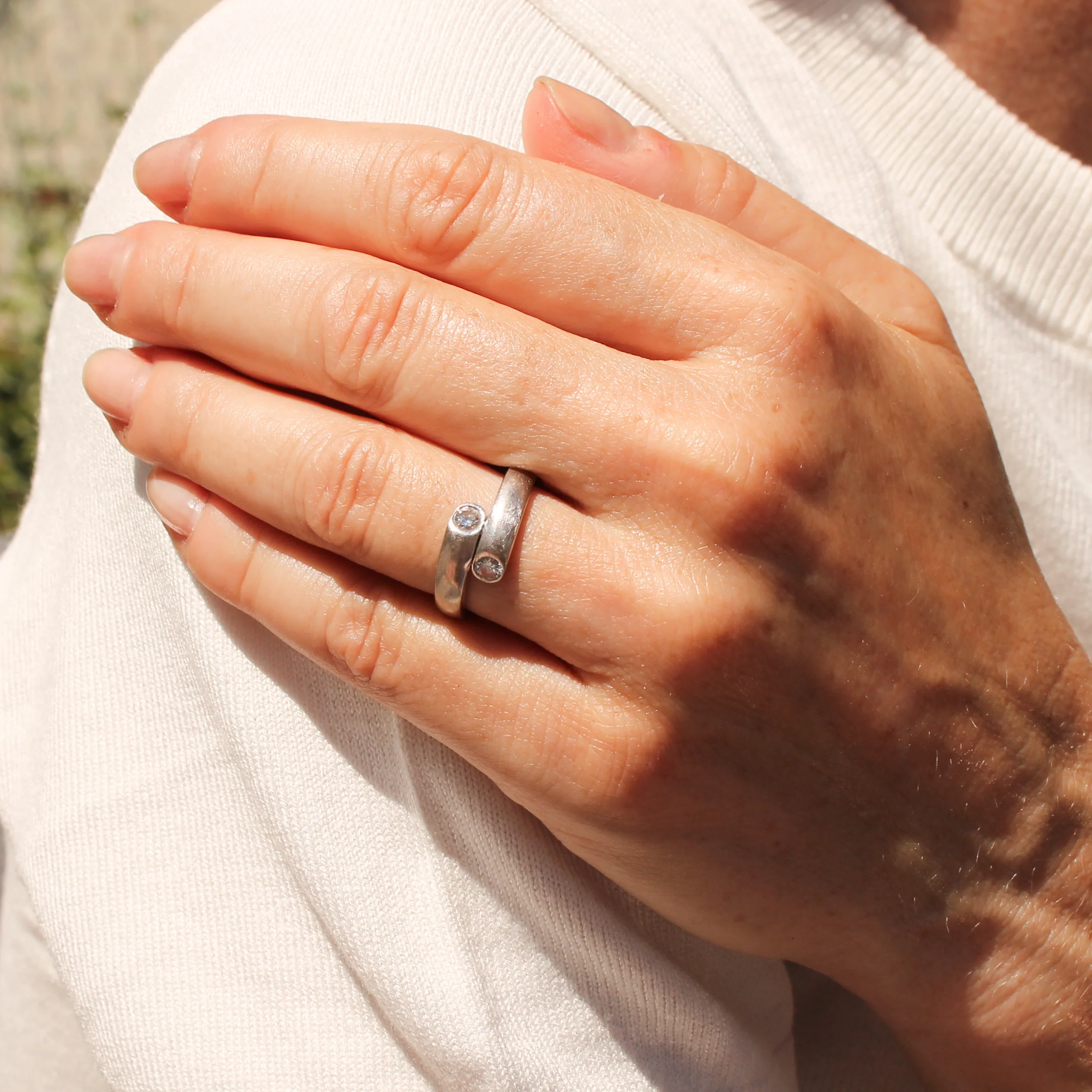 0.20 Carat Diamond Crossover Band Ring, 18k White Gold - Image 7