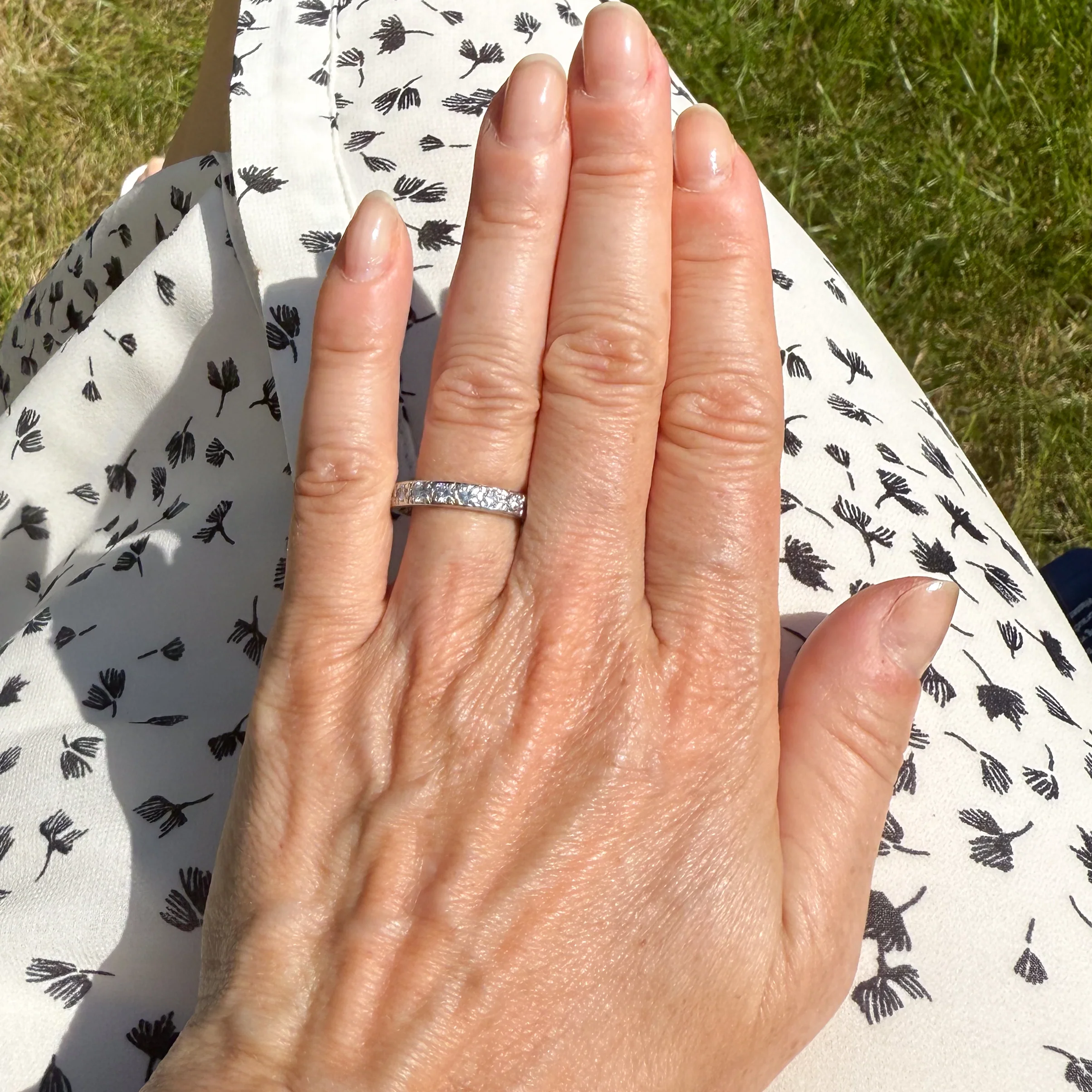 0.95 Carat Round Brilliant Cut Diamond Full Eternity Ring, Platinum, size M - Image 4