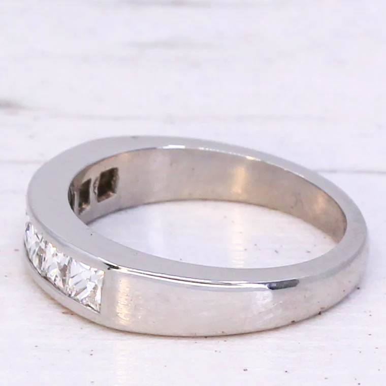 1.00 Carat French Cut Diamond Band Ring, Platinum - Image 4
