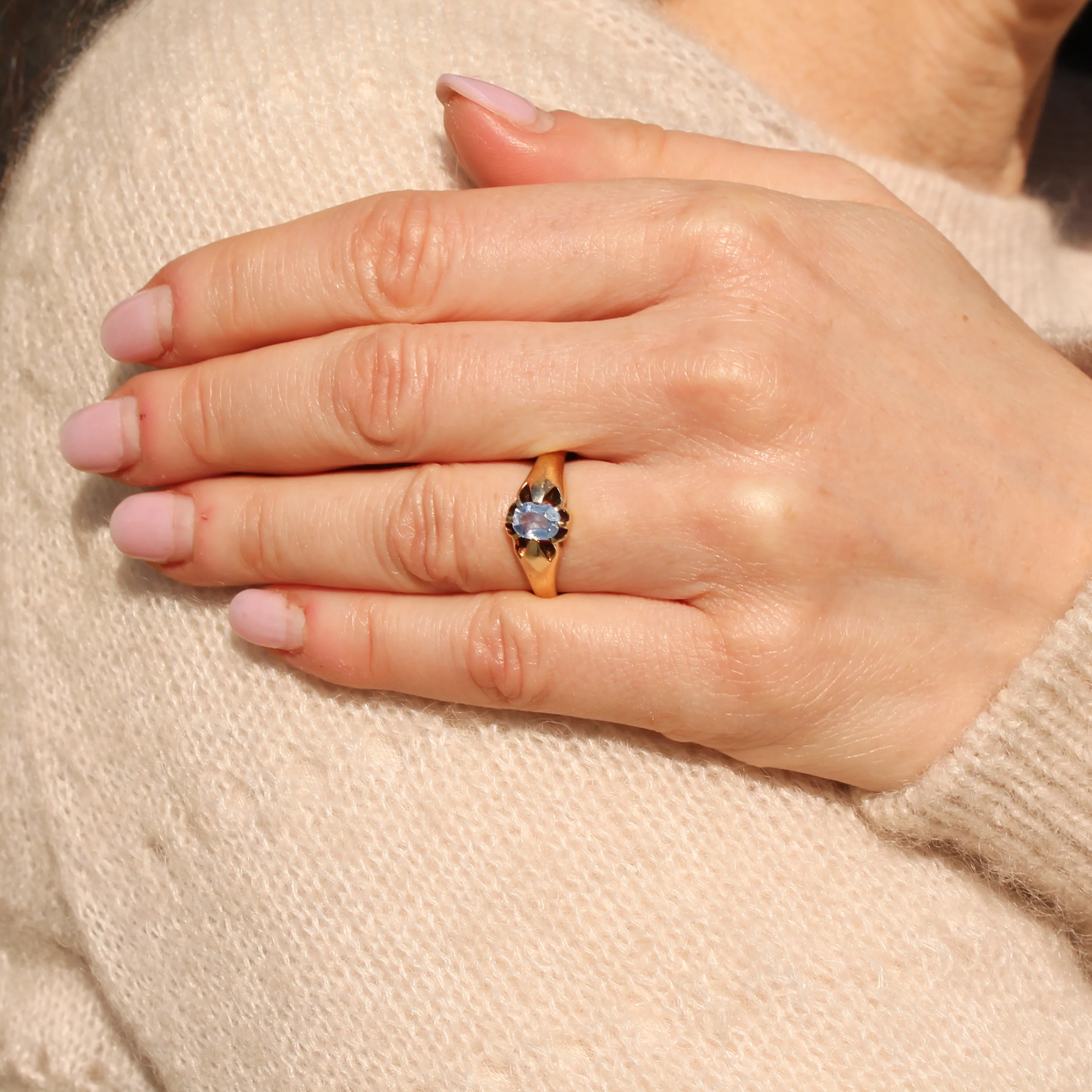 Antique 0.75 Carat Unheated Kashmir Sapphire Ring, dated 1916 - Image 7