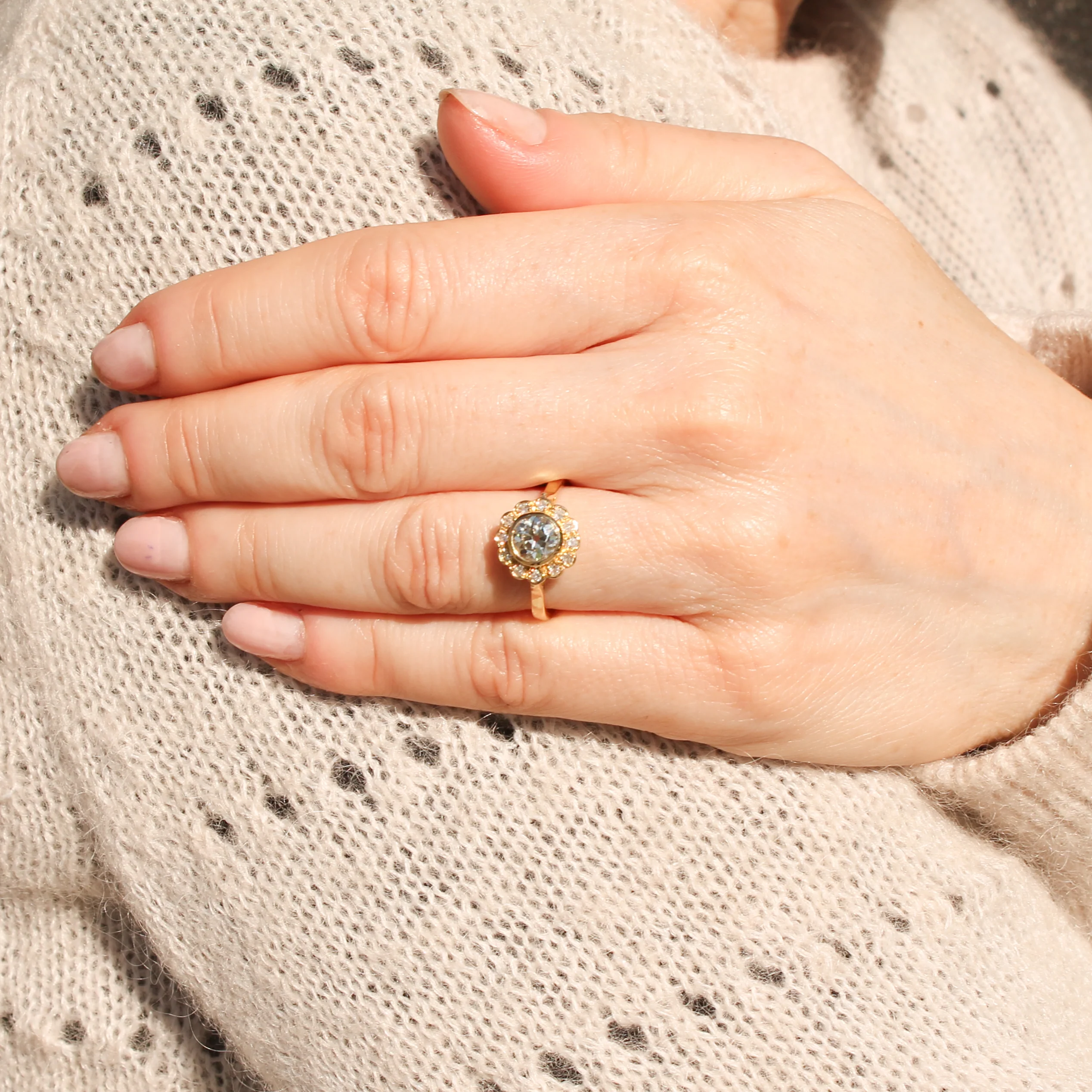 Antique 1.01 Carat Old Cut Diamond Cluster Ring, circa 1915 - Image 7