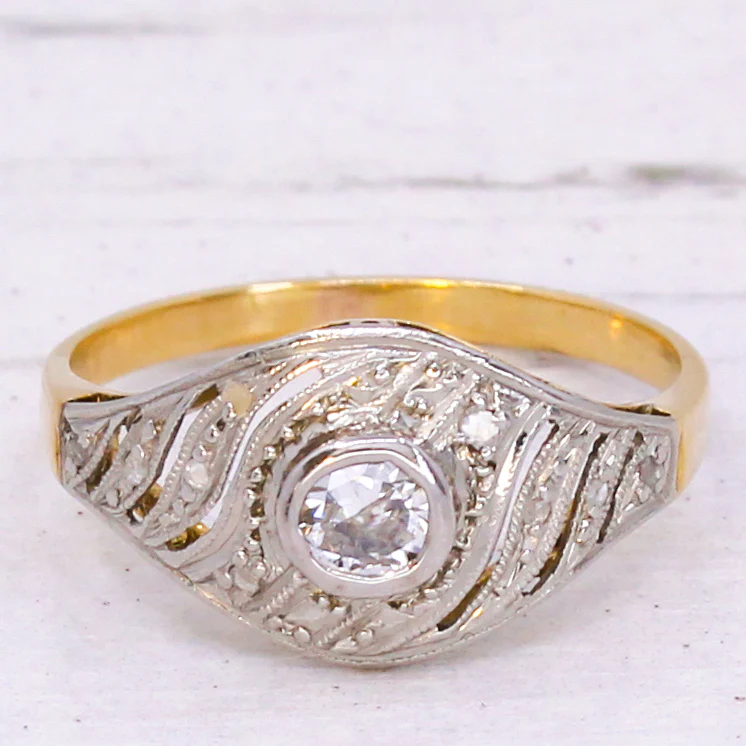 Art Deco 0.25 Carat Old Cut Diamond Swirl Ring, circa 1920 - Image 3