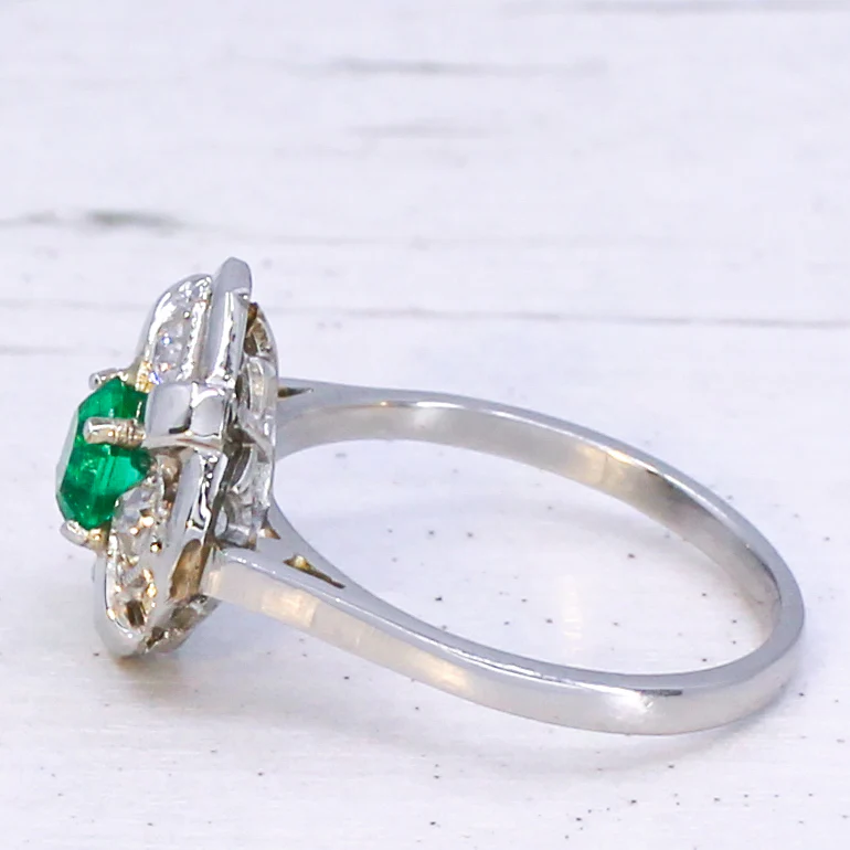 Art Deco 0.41 Carat Emerald & 0.42 Carat Diamond Ring, circa 1935 - Image 4