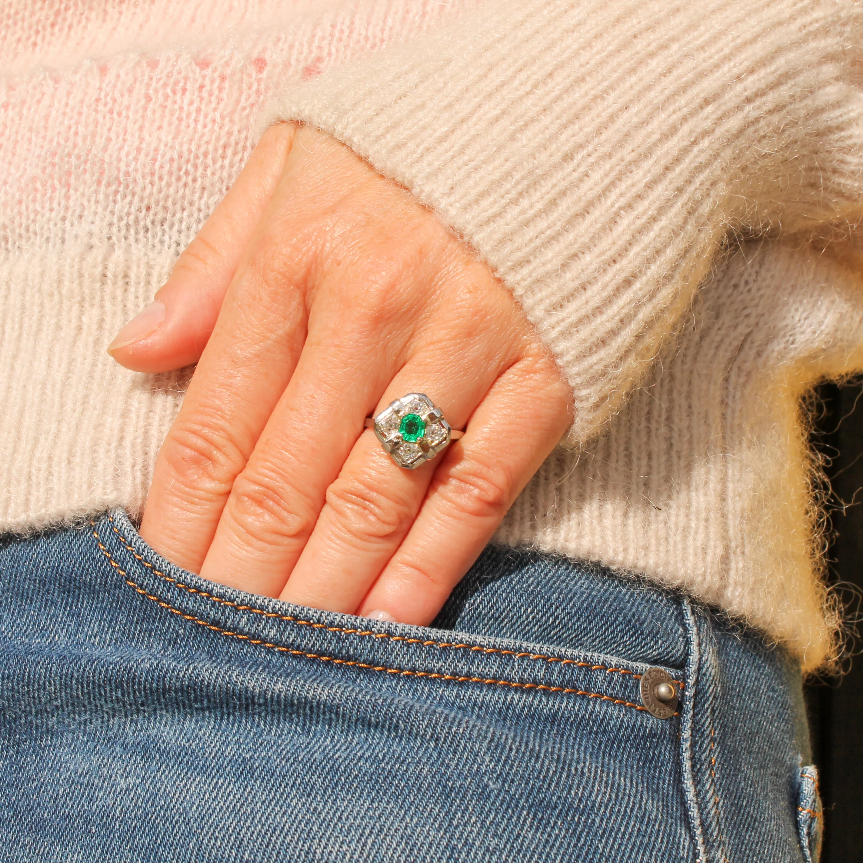 Art Deco 0.41 Carat Emerald & 0.42 Carat Diamond Ring, circa 1935 - Image 6