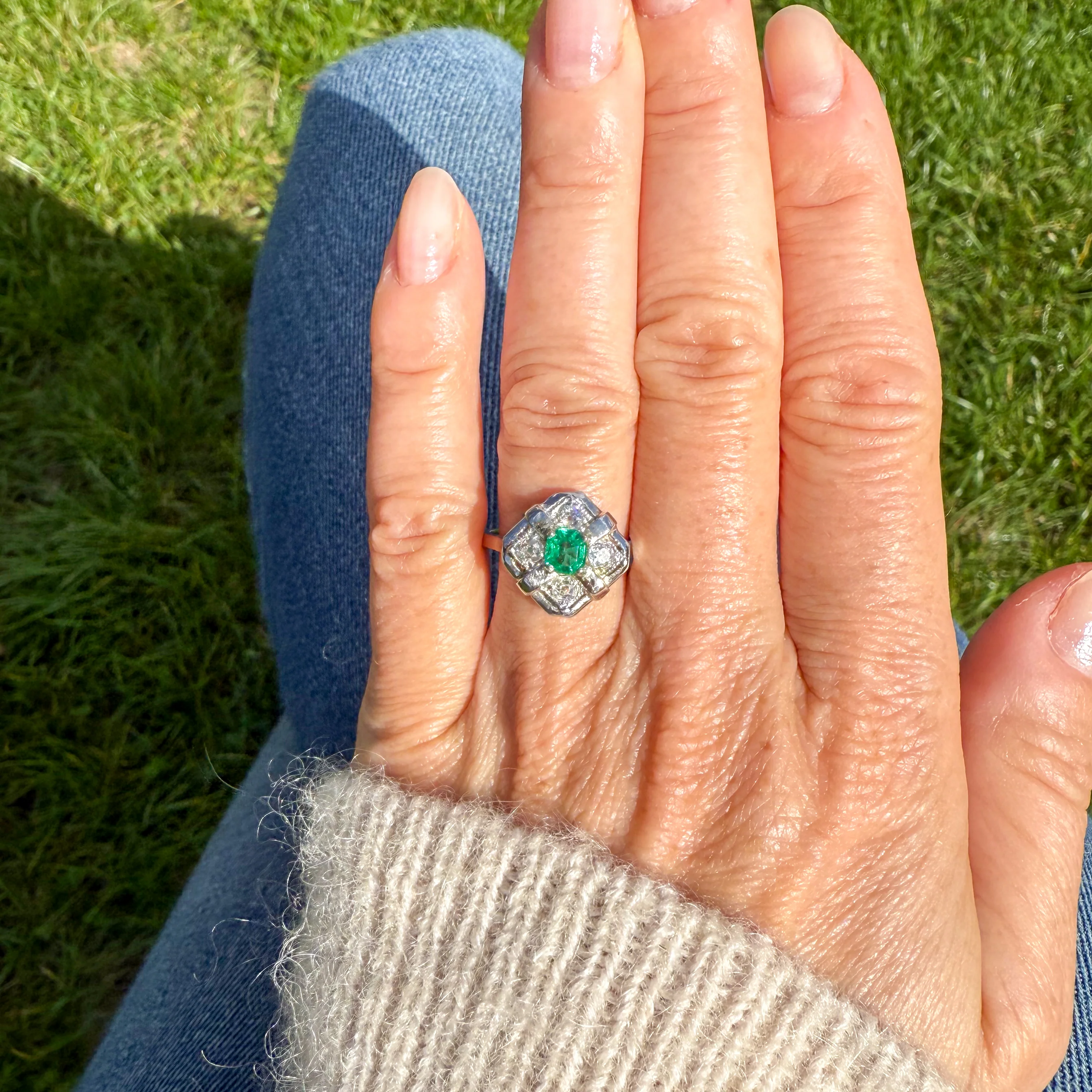 Art Deco 0.41 Carat Emerald & 0.42 Carat Diamond Ring, circa 1935 - Image 7