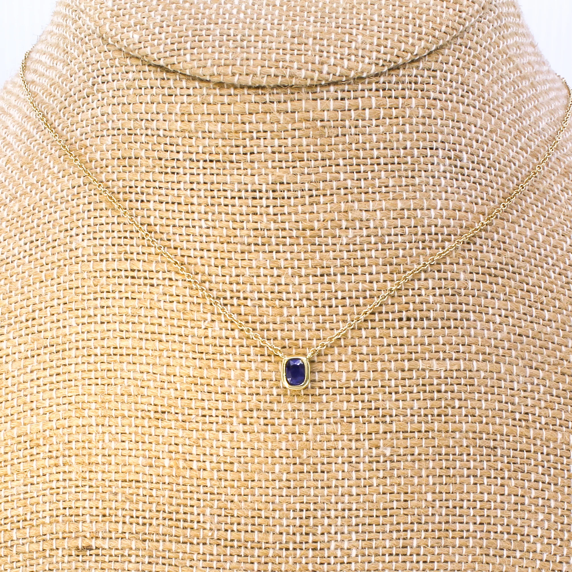 Art Deco 0.45 Carat Natural Sapphire Solitaire Pendant, circa 1925 - Image 5