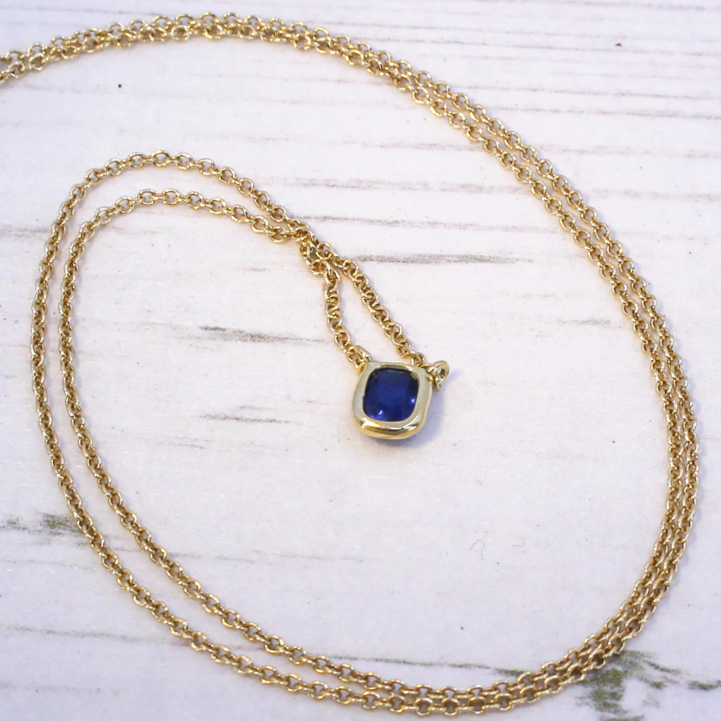 Art Deco 0.45 Carat Natural Sapphire Solitaire Pendant, circa 1925 - Image 6