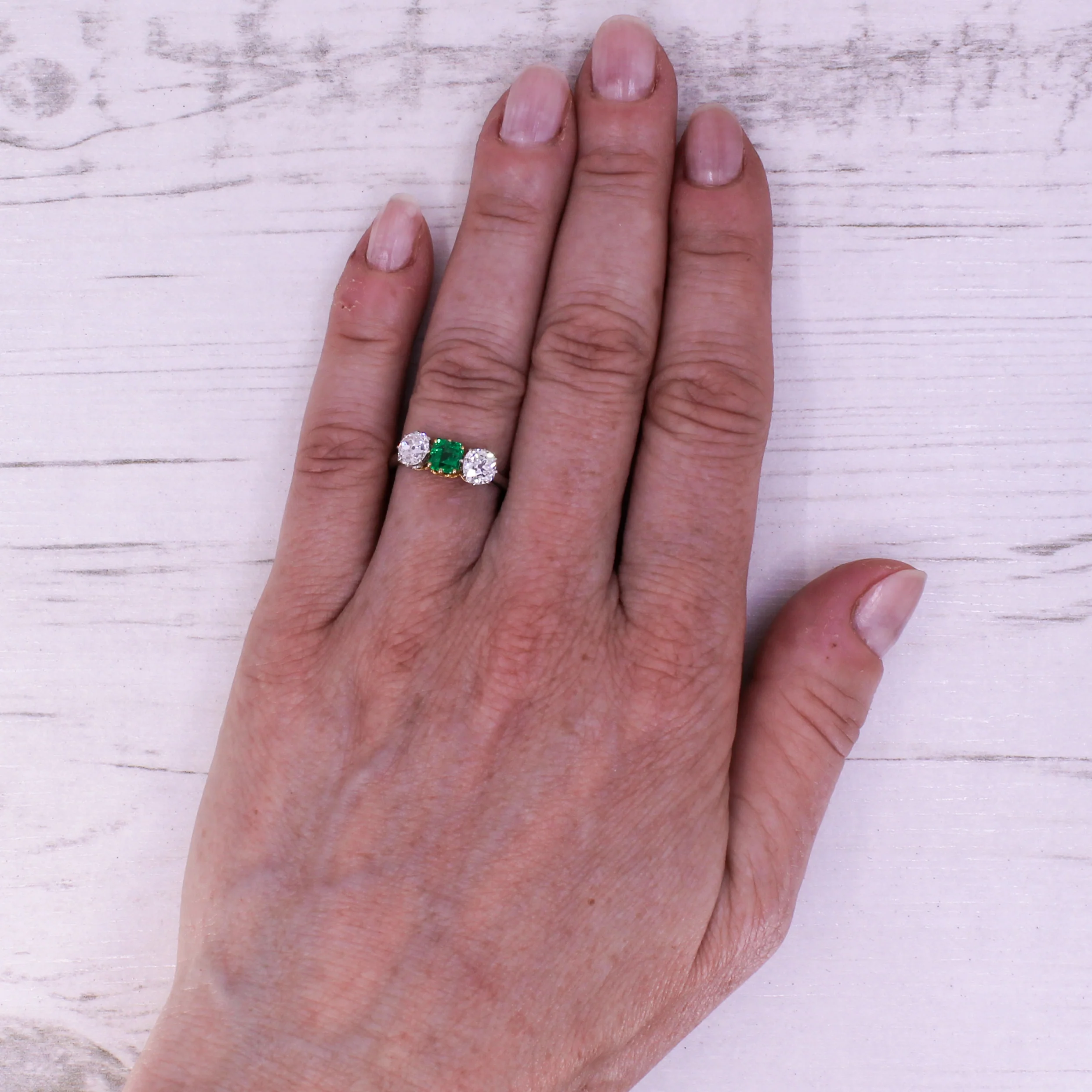 Art Deco 0.46 Carat Emerald & 0.90 Carat Diamond Three Stone Ring, circa 1930 - Image 7