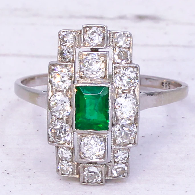 Art Deco 0.51 Carat Emerald & 0.61 Carat Old Cut Diamond Ring, circa 1935 - Image 3