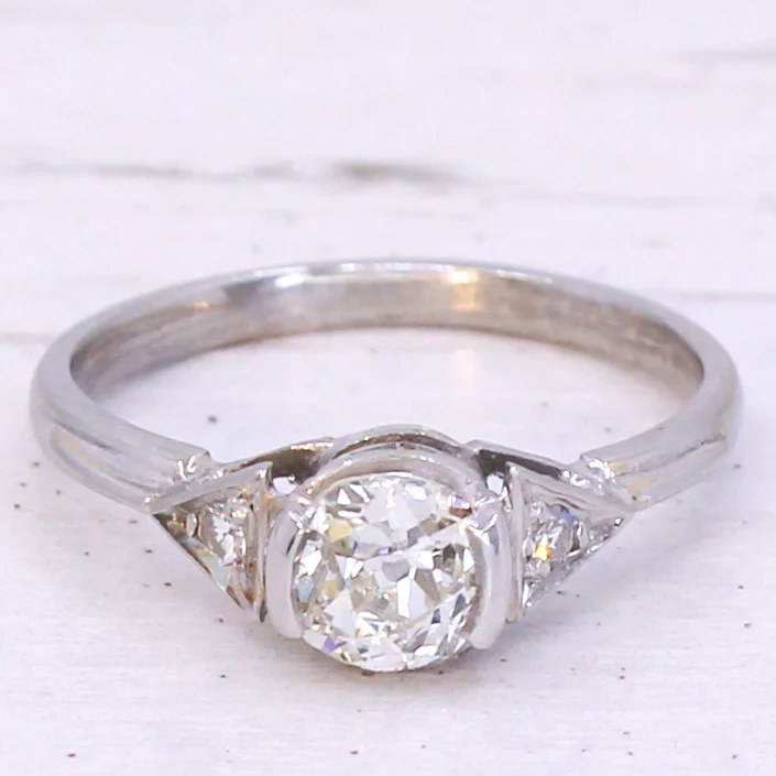 Art Deco 0.61 Carat Old Cut Diamond Engagement Ring, circa 1935 - Image 3