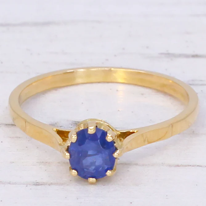 Art Deco 0.67 Carat Natural Burmese Sapphire Solitaire Ring, circa 1915 - Image 3