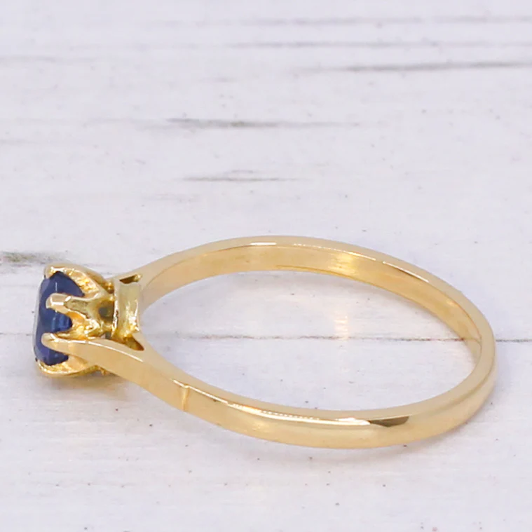 Art Deco 0.67 Carat Natural Burmese Sapphire Solitaire Ring, circa 1915 - Image 4