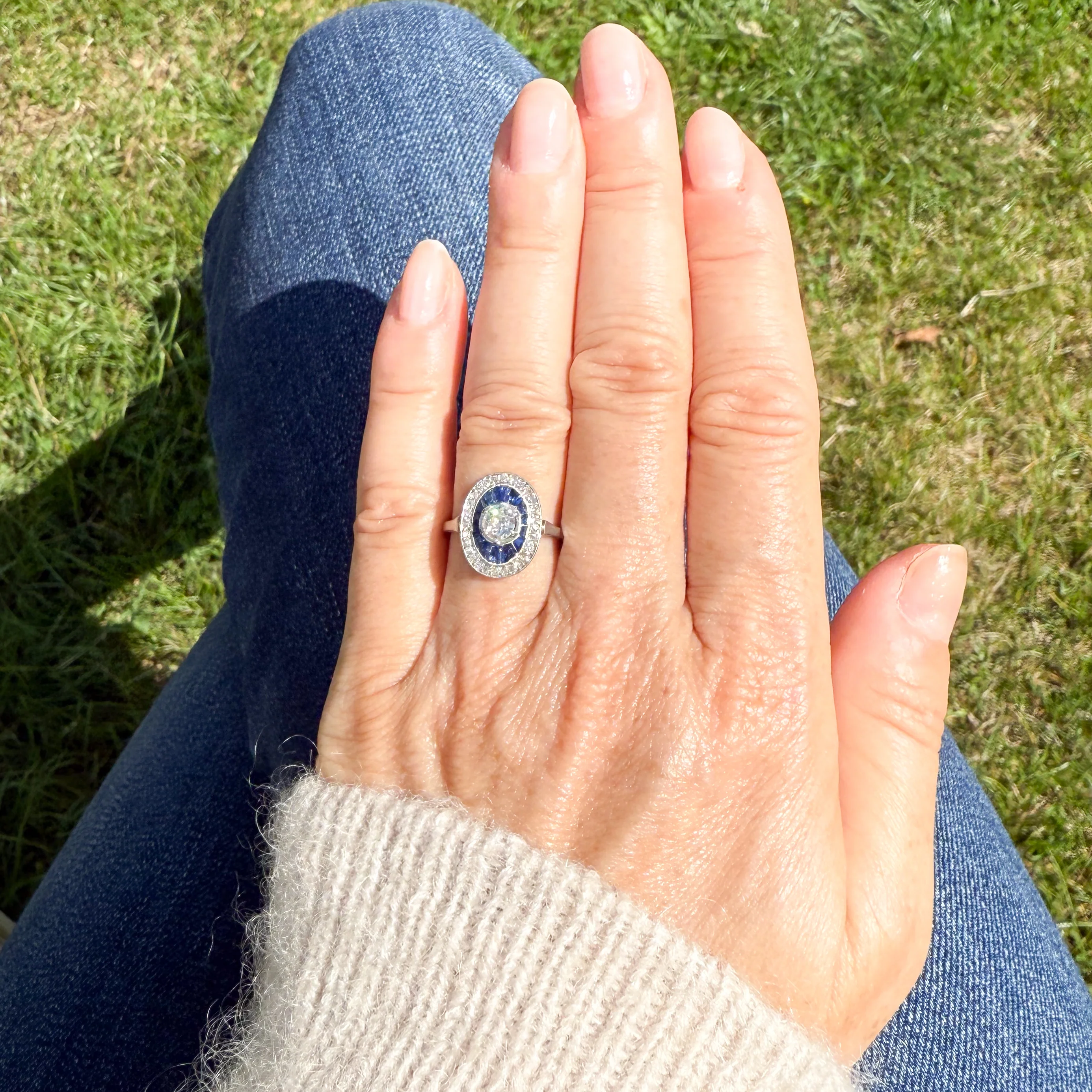 Art Deco 0.73 Carat Old Cut Diamond & Calibré Cut Sapphire Ring, circa 1920 - Image 6