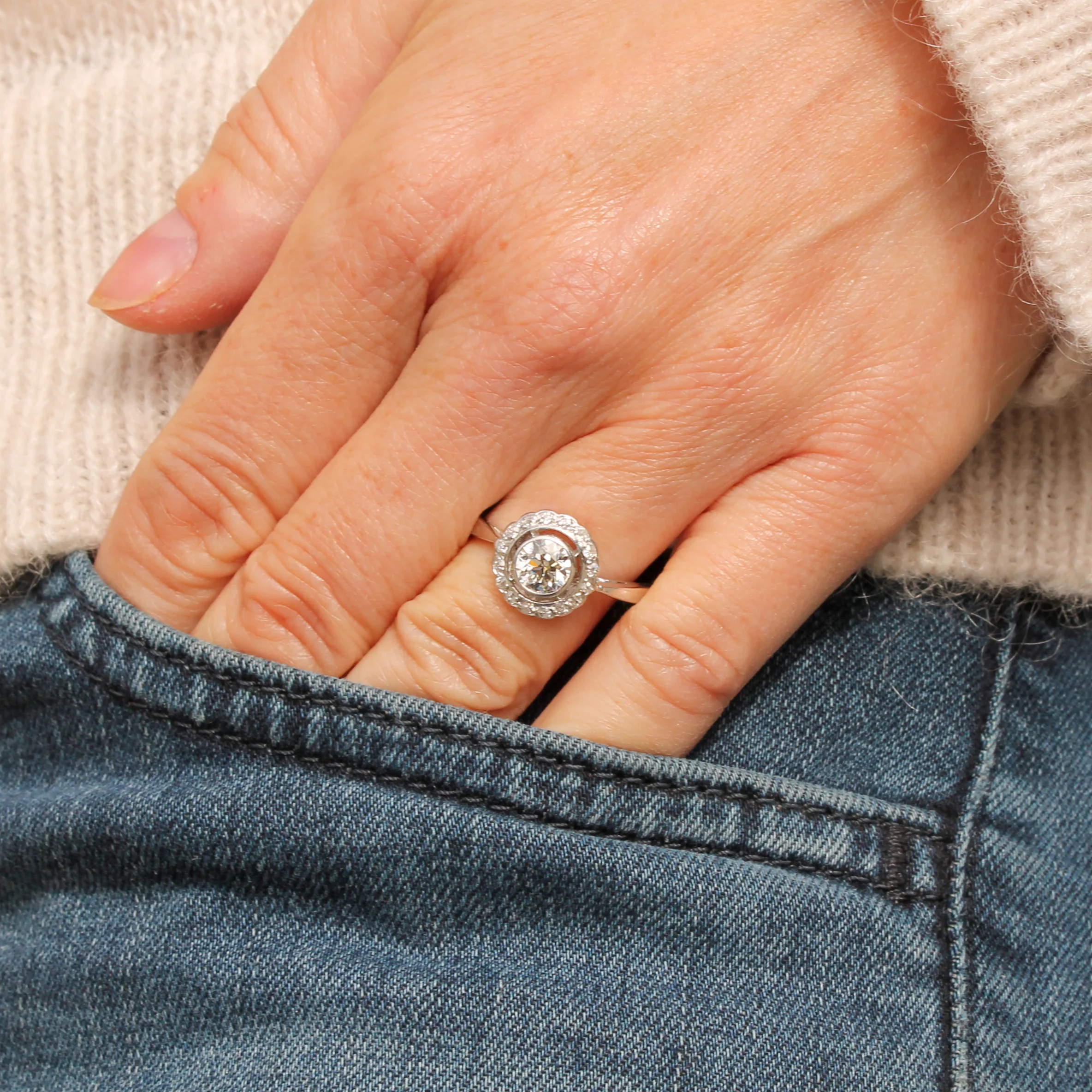 Art Deco 0.80 Carat Old Cut Diamond Cluster Ring, circa 1935 - Image 8