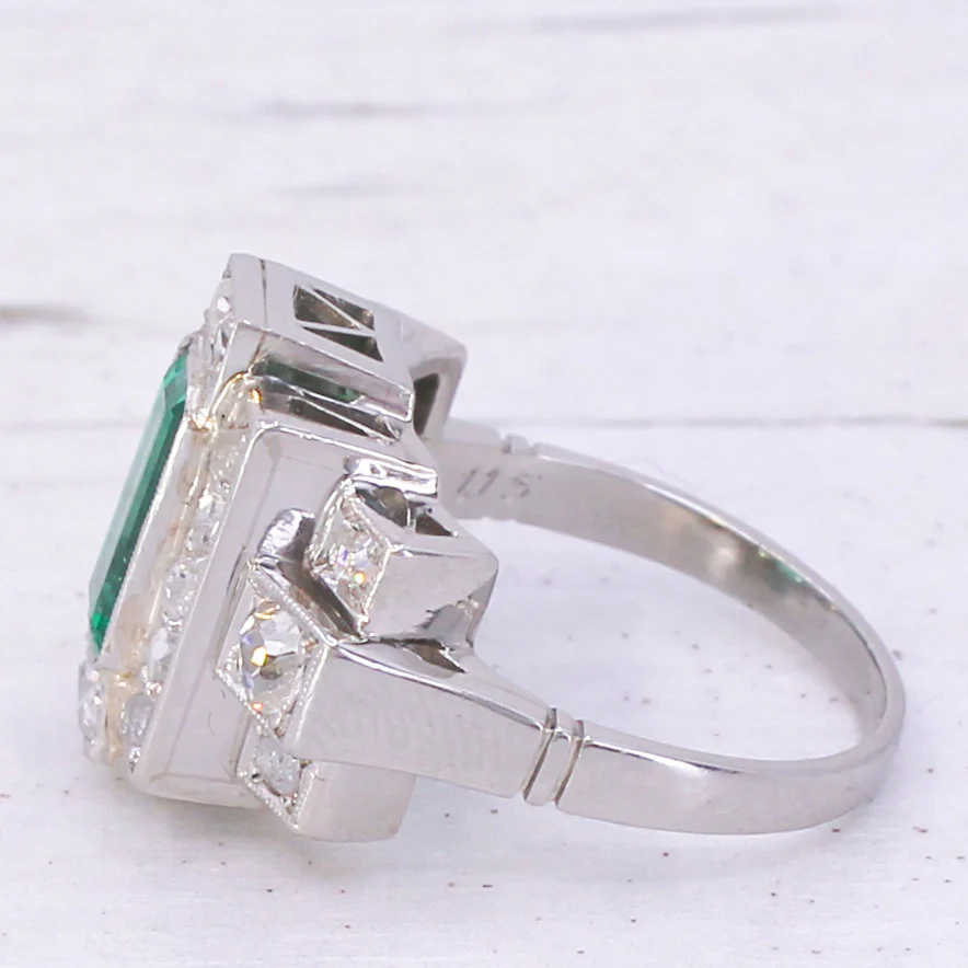 Art Deco 0.90 Carat Minor Oil Colombian Emerald & Diamond Ring, circa 1925 - Image 4