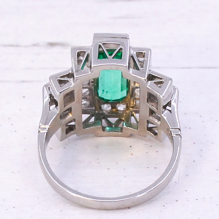 Art Deco 0.90 Carat Minor Oil Colombian Emerald & Diamond Ring, circa 1925 - Image 5