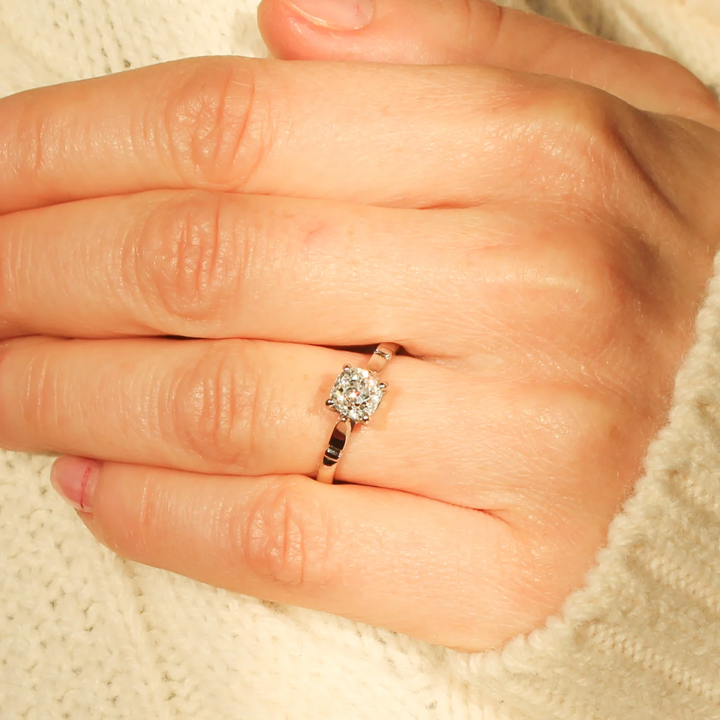 Art Deco 0.94 Carat Old Cut Diamond Engagement Ring, circa 1930 - Image 2