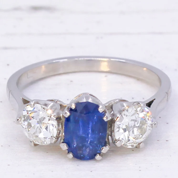 Art Deco 1.00 Carat Burmese Sapphire & 1.00 Carat Old Cut Diamond Trilogy Ring, circa 1925 - Image 3