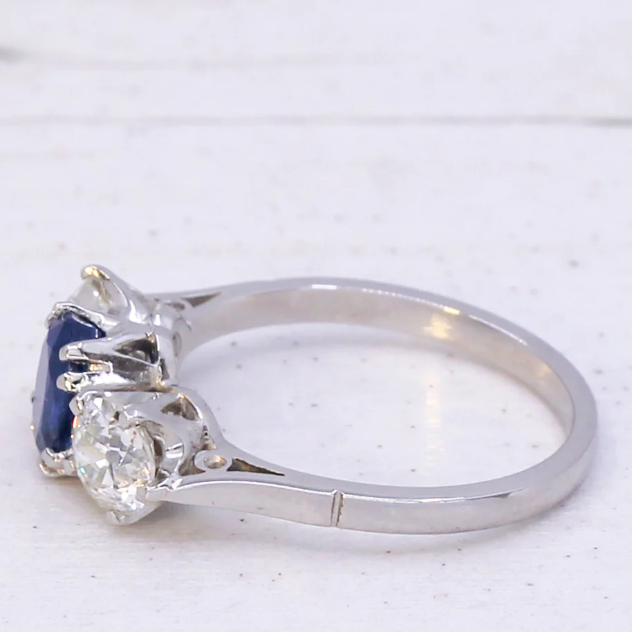 Art Deco 1.00 Carat Burmese Sapphire & 1.00 Carat Old Cut Diamond Trilogy Ring, circa 1925 - Image 4