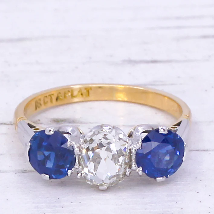 Art Deco 1.04 Carat Old Cut Diamond & 1.31 Carat Natural Sapphire Trilogy Ring, circa 1920 - Image 3