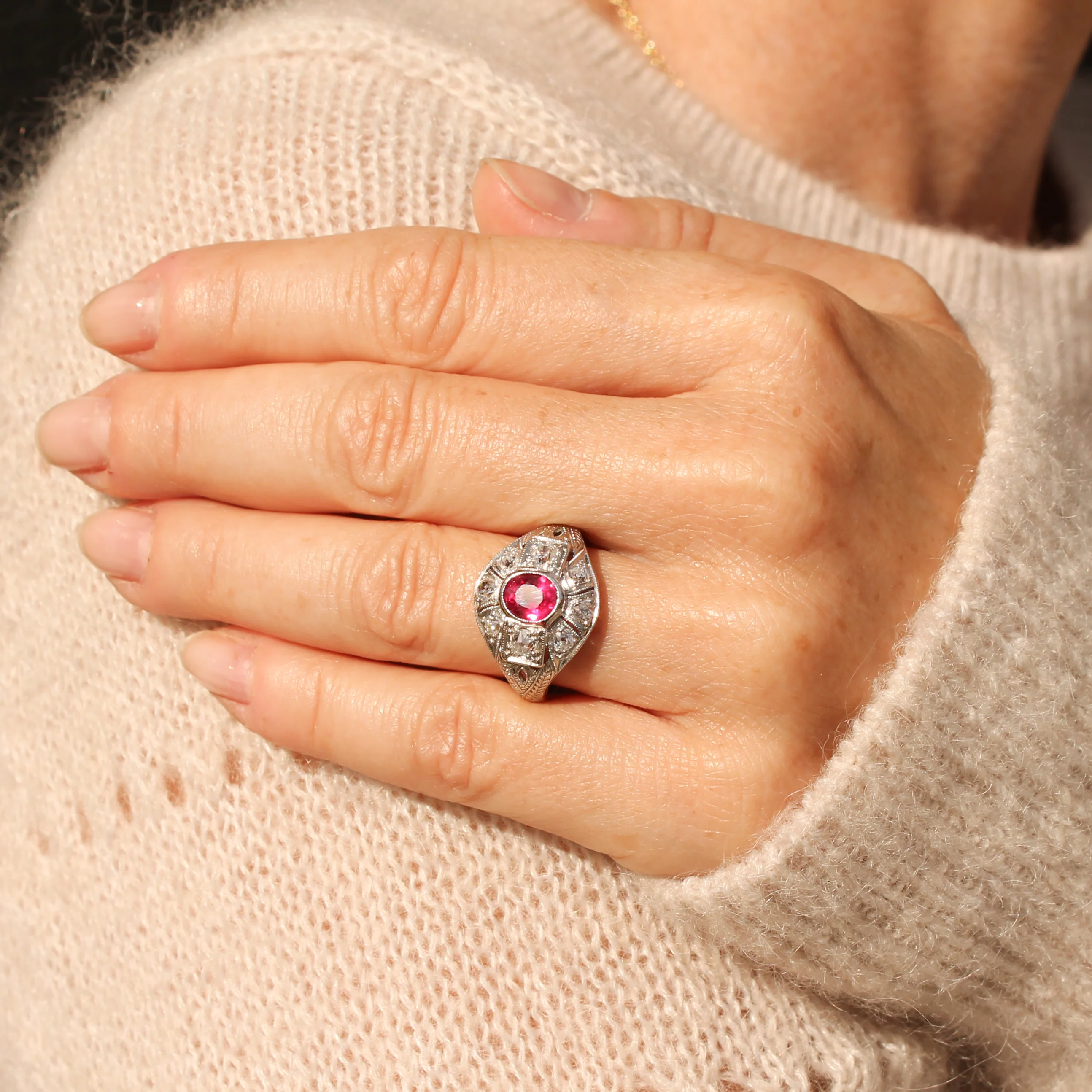 Art Deco 1.19 Carat Natural Mogok Burmese Ruby & Old Cut Diamond Ring, circa 1920 - Image 7