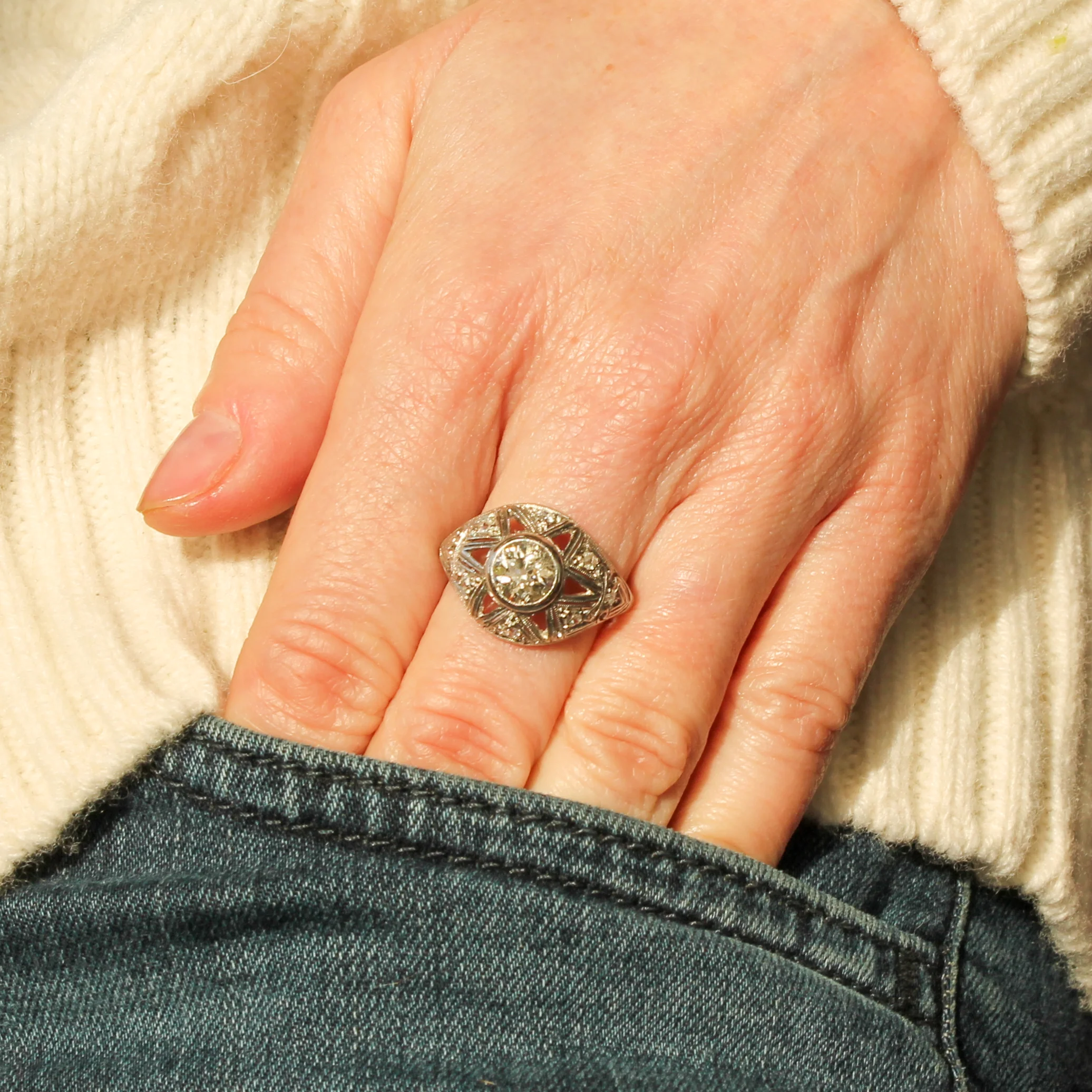 Art Deco 1.20 Carat Old Cut Diamond Bombé Star Ring, circa 1930 - Image 2