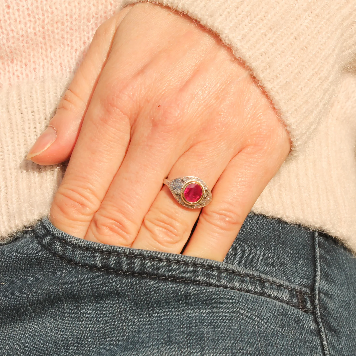 Art Deco 1.24 Carat Mogok Burmese Ruby & Diamond Ring, circa 1925 - Image 6