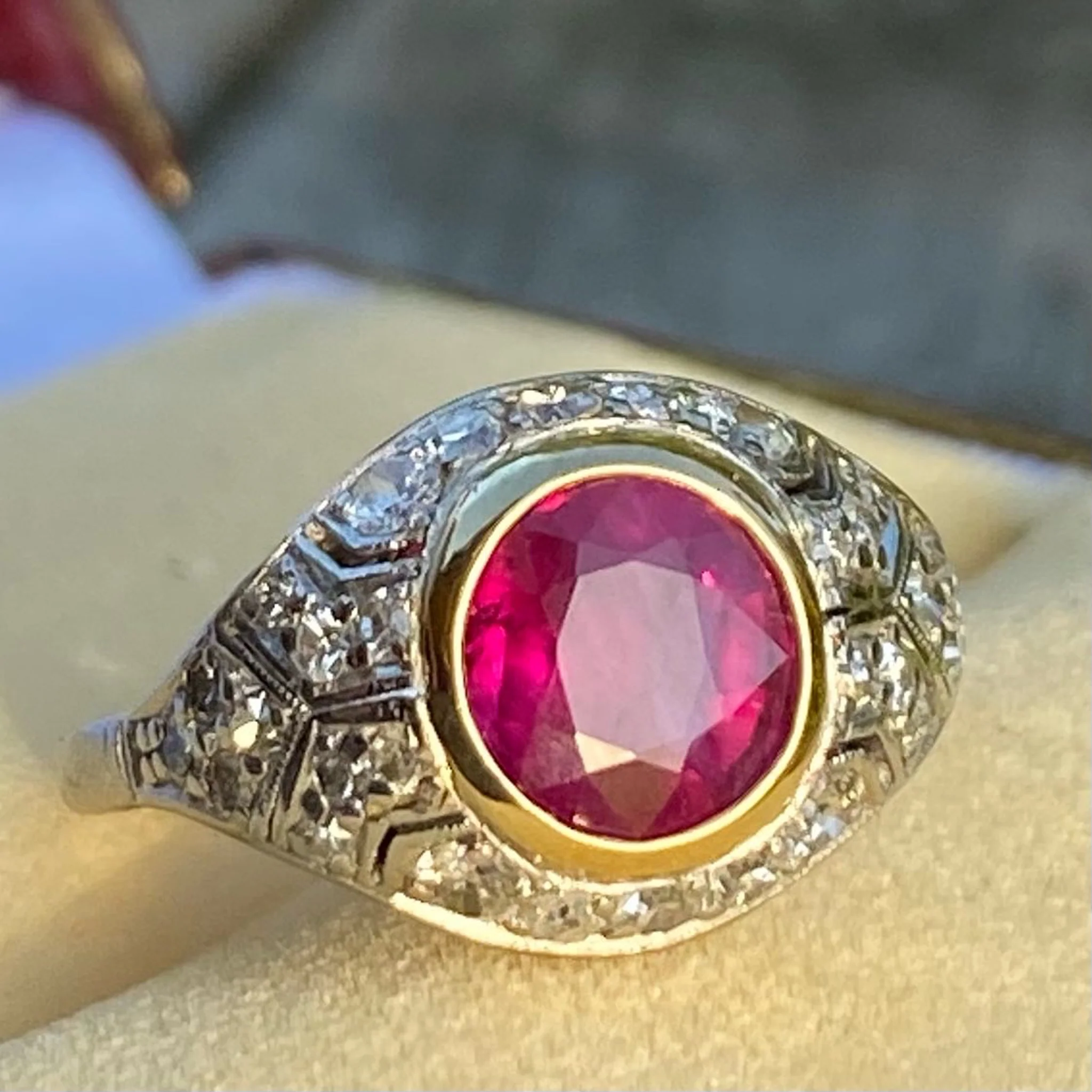 Art Deco 1.24 Carat Mogok Burmese Ruby & Diamond Ring, circa 1925 - Image 9