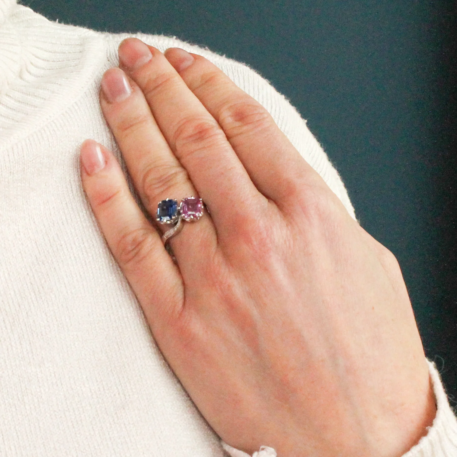 Art Deco 1.30 Carat Blue & 1.10 Carat Pink Natural Sapphire Ring, circa 1930 - Image 6