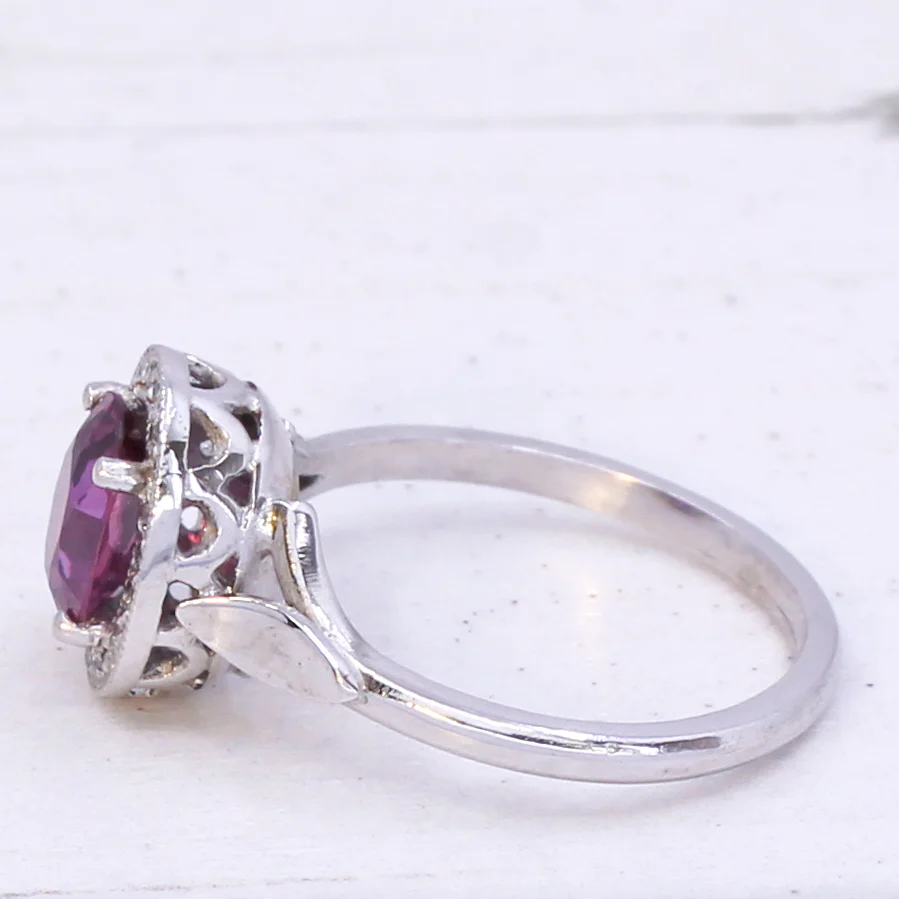 Art Deco 1.30 Carat Natural Ruby & Diamond Cluster Ring, circa 1935 - Image 4