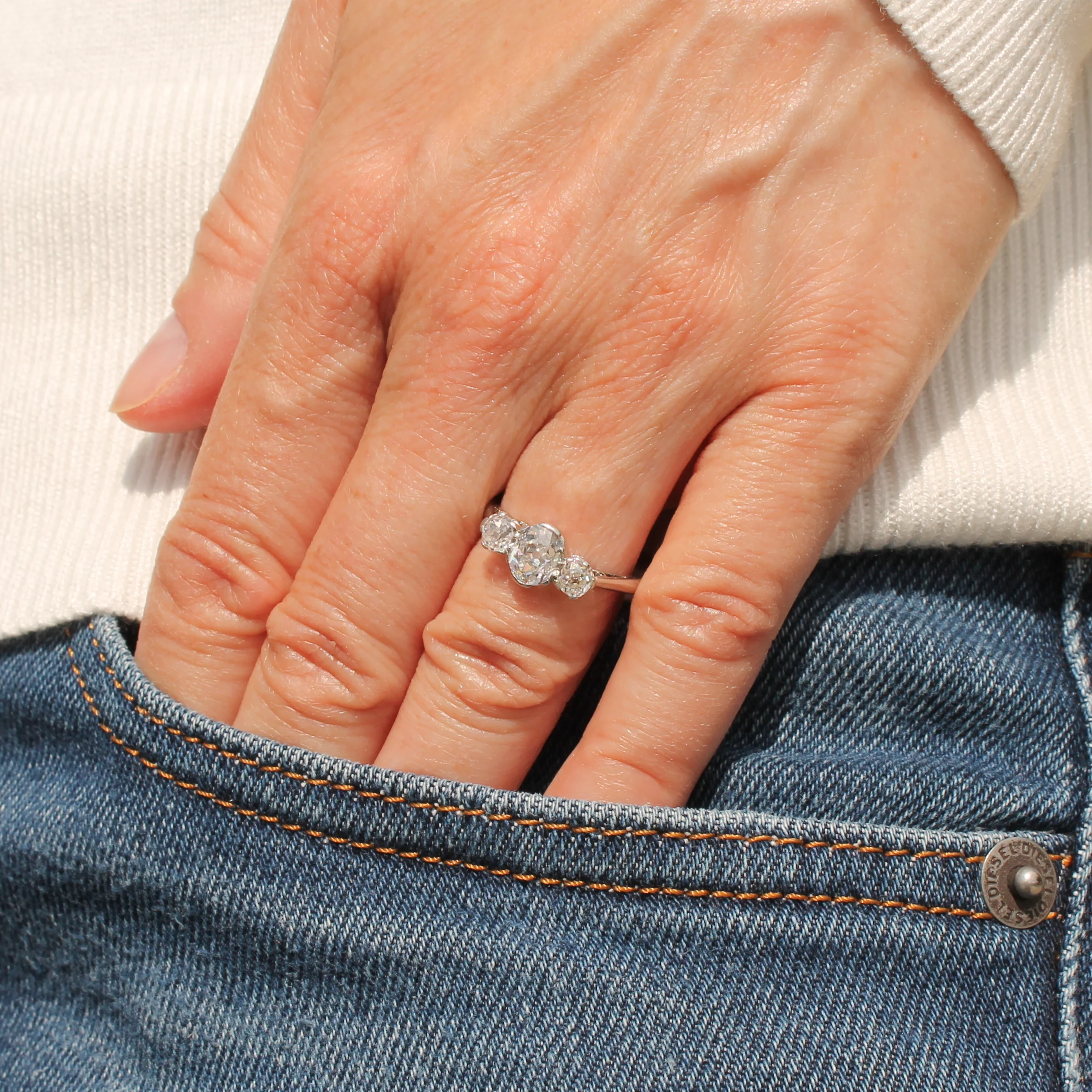 Art Deco 1.35 Carat Old Cut Diamond Three Stone Ring, circa 1920 - Image 2