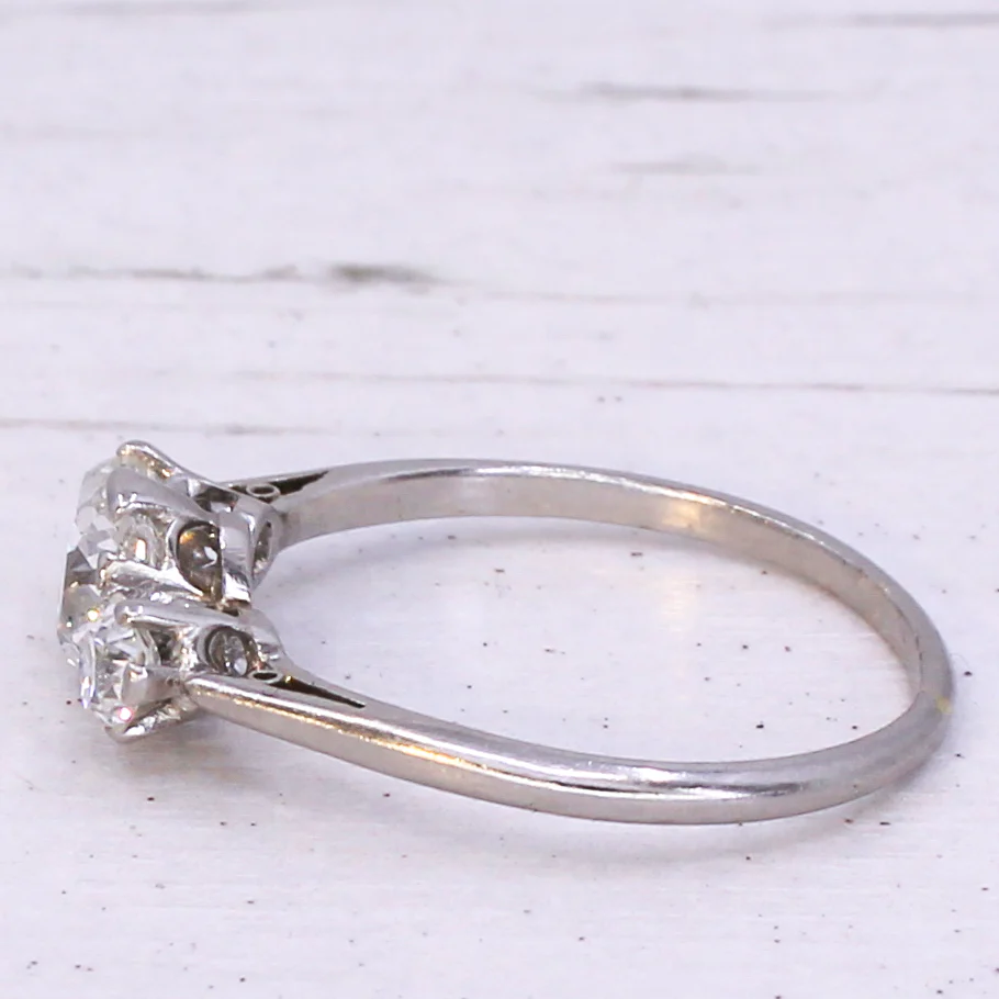 Art Deco 1.35 Carat Old Cut Diamond Three Stone Ring, circa 1920 - Image 4