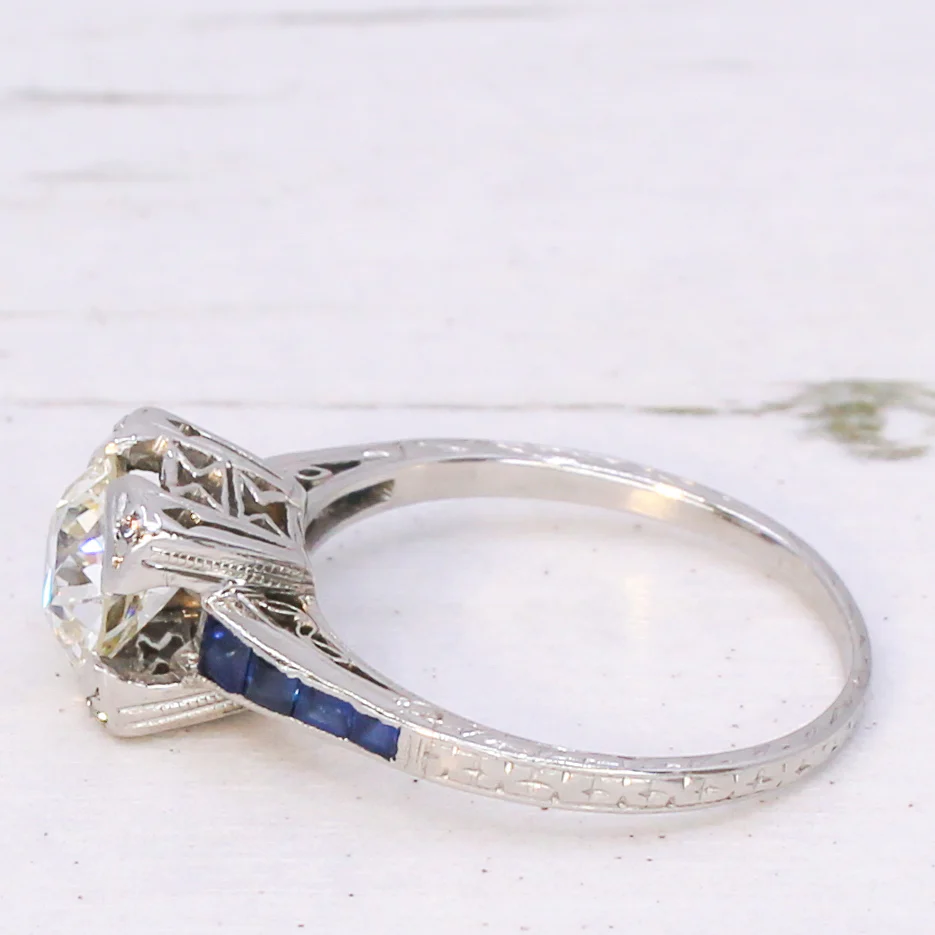 Art Deco 1.42 Carat Old Cut Diamond & Sapphire Ring, circa 1925 - Image 4
