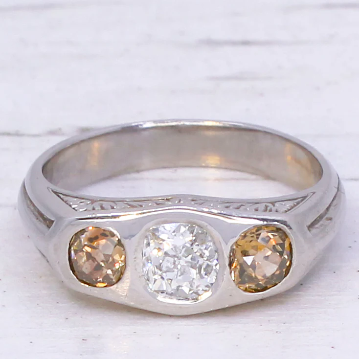 Art Deco 1.54 Carat Old Cut Diamond Three Stone Ring, circa 1925 - Image 3