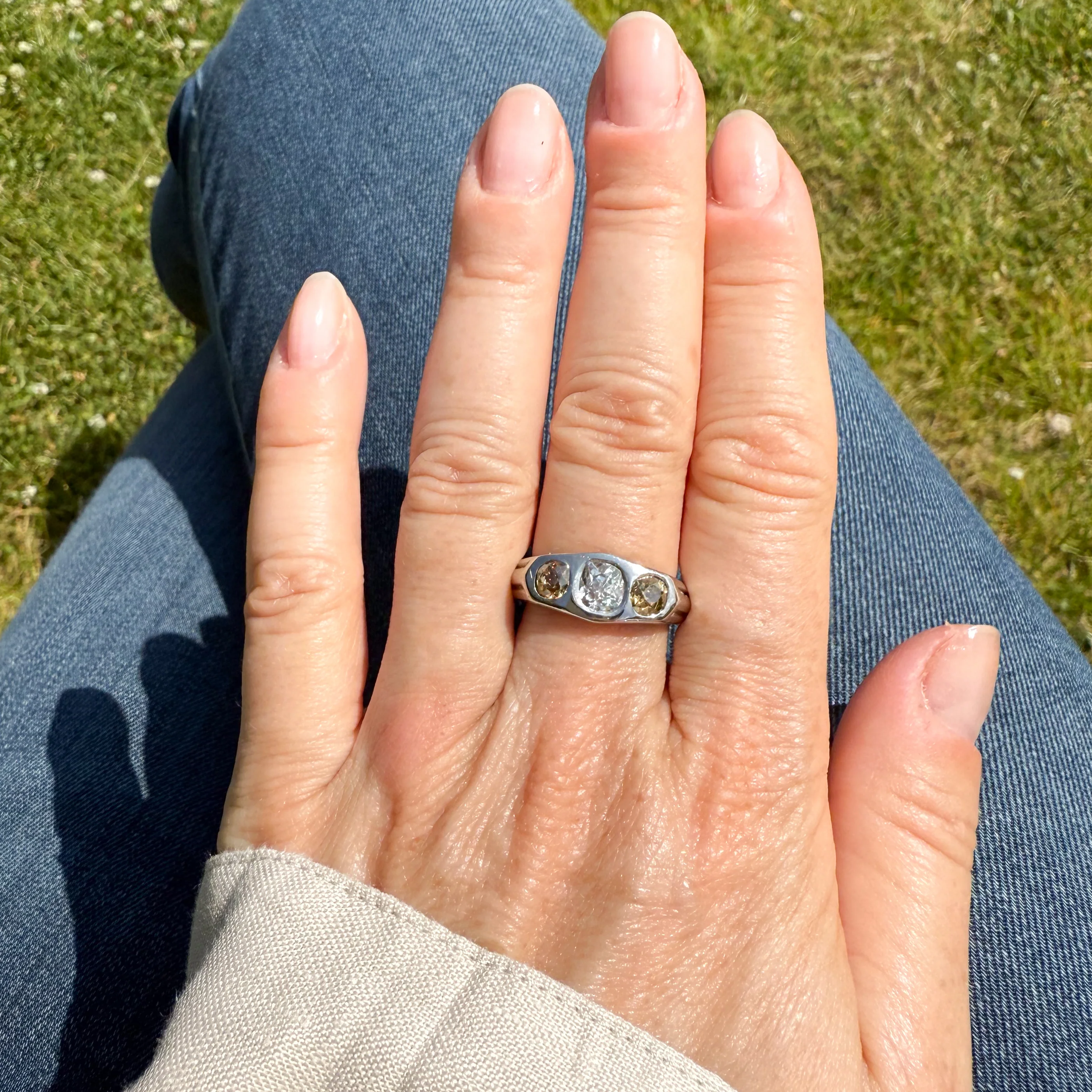 Art Deco 1.54 Carat Old Cut Diamond Three Stone Ring, circa 1925 - Image 7