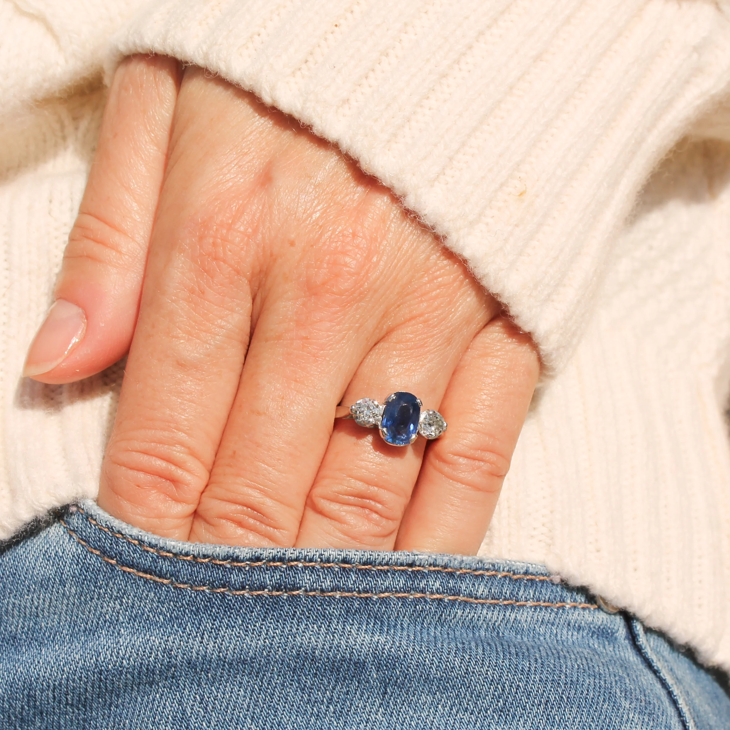 Art Deco 1.59 Carat Burmese Sapphire & Diamond Ring, circa 1935 - Image 2
