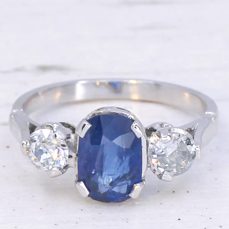Art Deco 1.59 Carat Burmese Sapphire & Diamond Ring, circa 1935 - Image 3