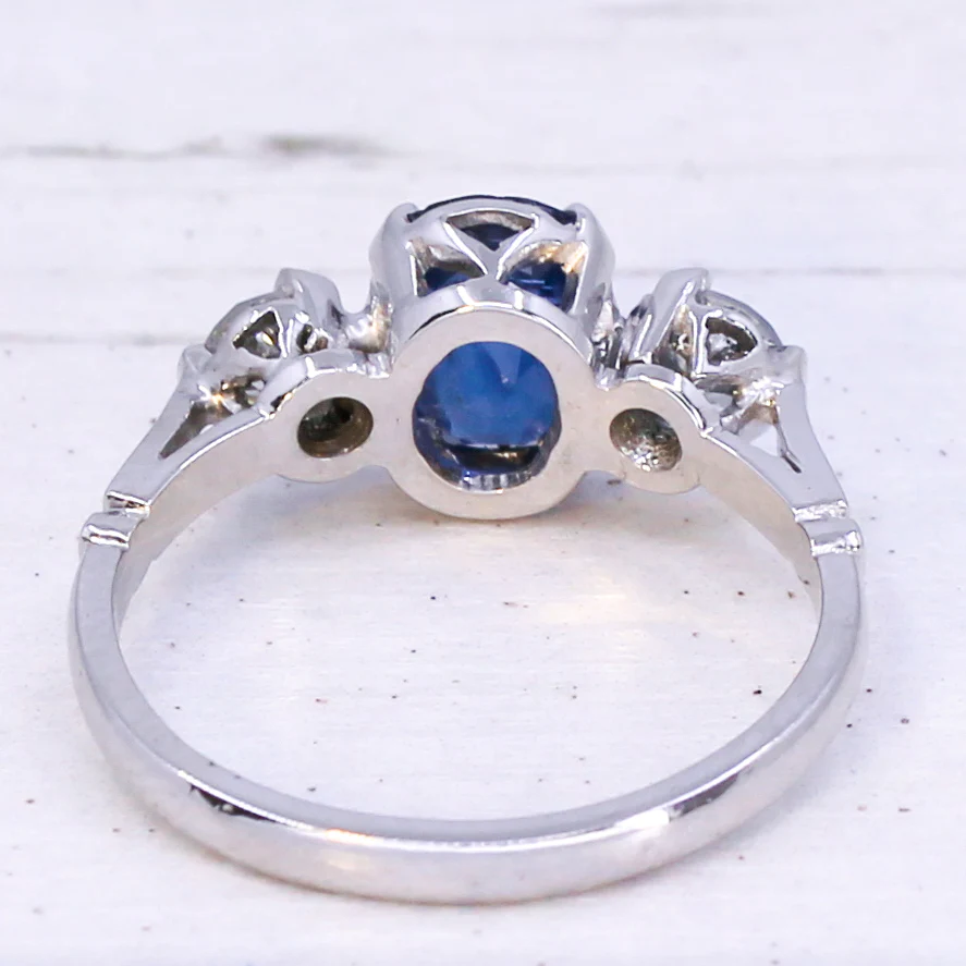 Art Deco 1.59 Carat Burmese Sapphire & Diamond Ring, circa 1935 - Image 5