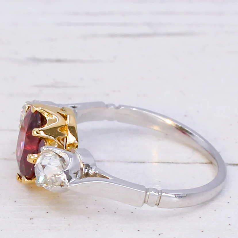 Art Deco 1.64 Carat Natural Ruby & Diamond Three Stone Ring, circa 1930 - Image 4