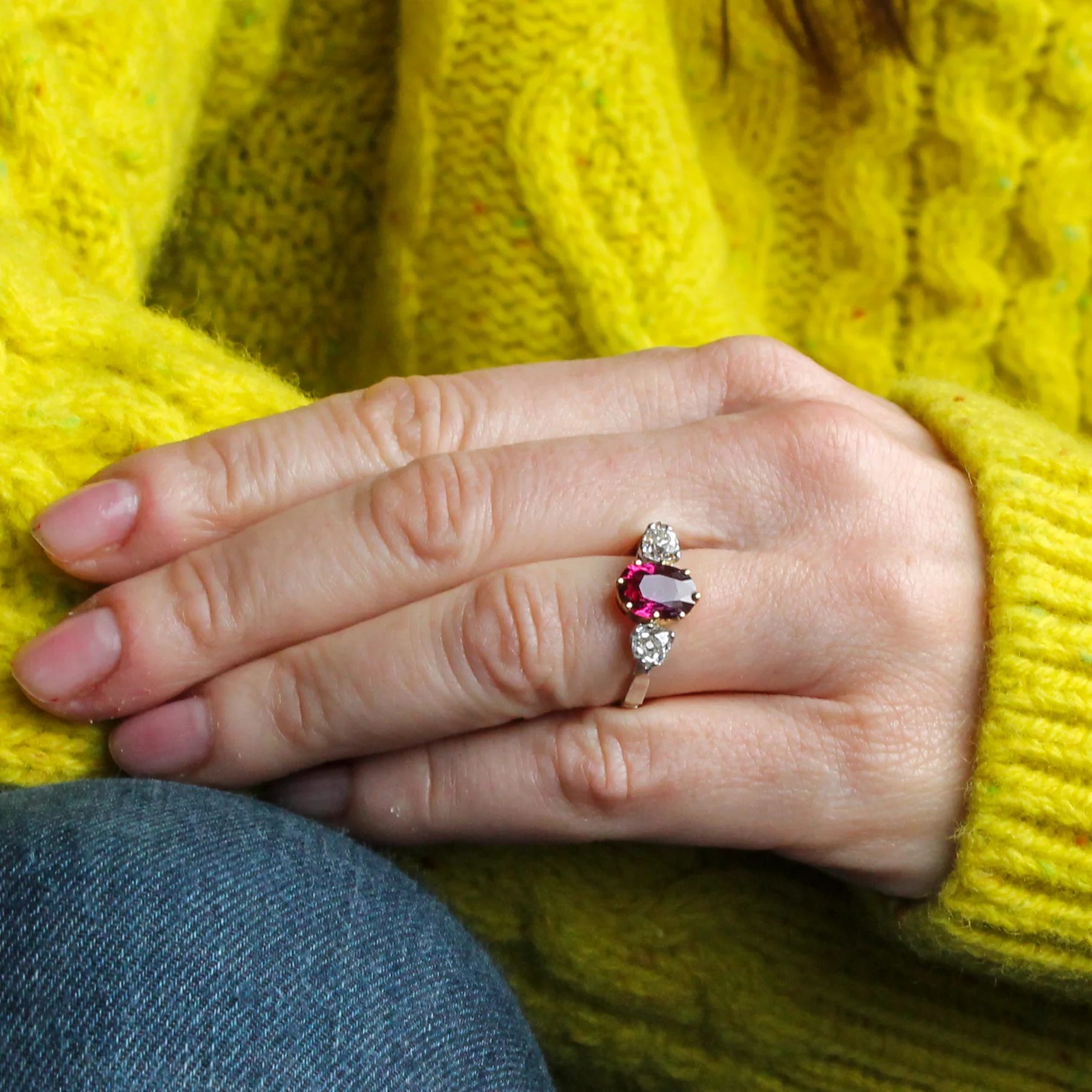 Art Deco 1.64 Carat Natural Ruby & Diamond Three Stone Ring, circa 1930 - Image 6