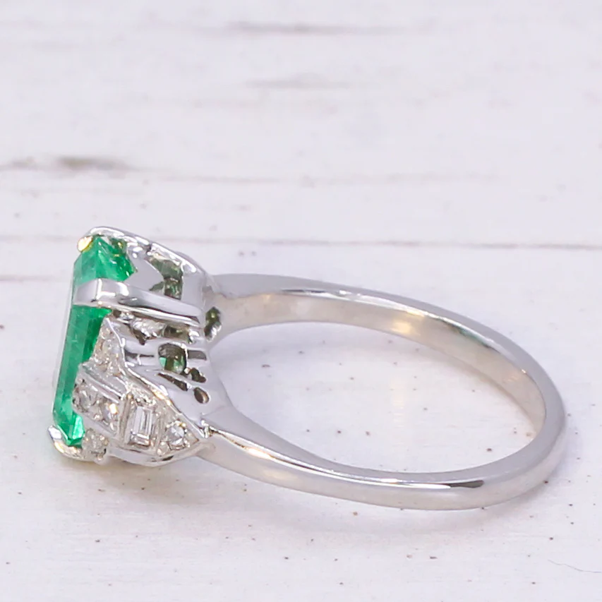 Art Deco 1.69 Carat Colombian Emerald Ring, circa 1930 - Image 4
