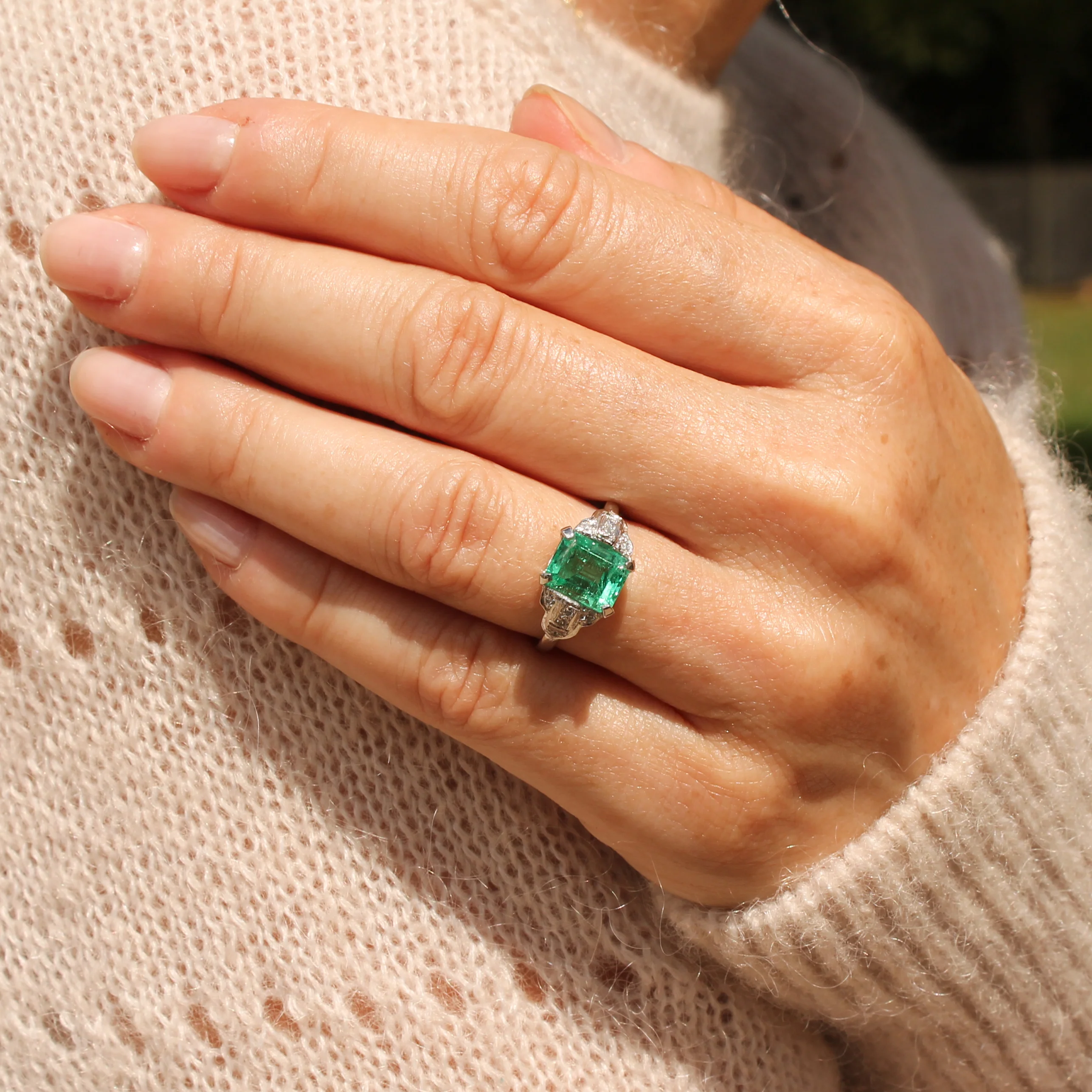 Art Deco 1.69 Carat Colombian Emerald Ring, circa 1930 - Image 7