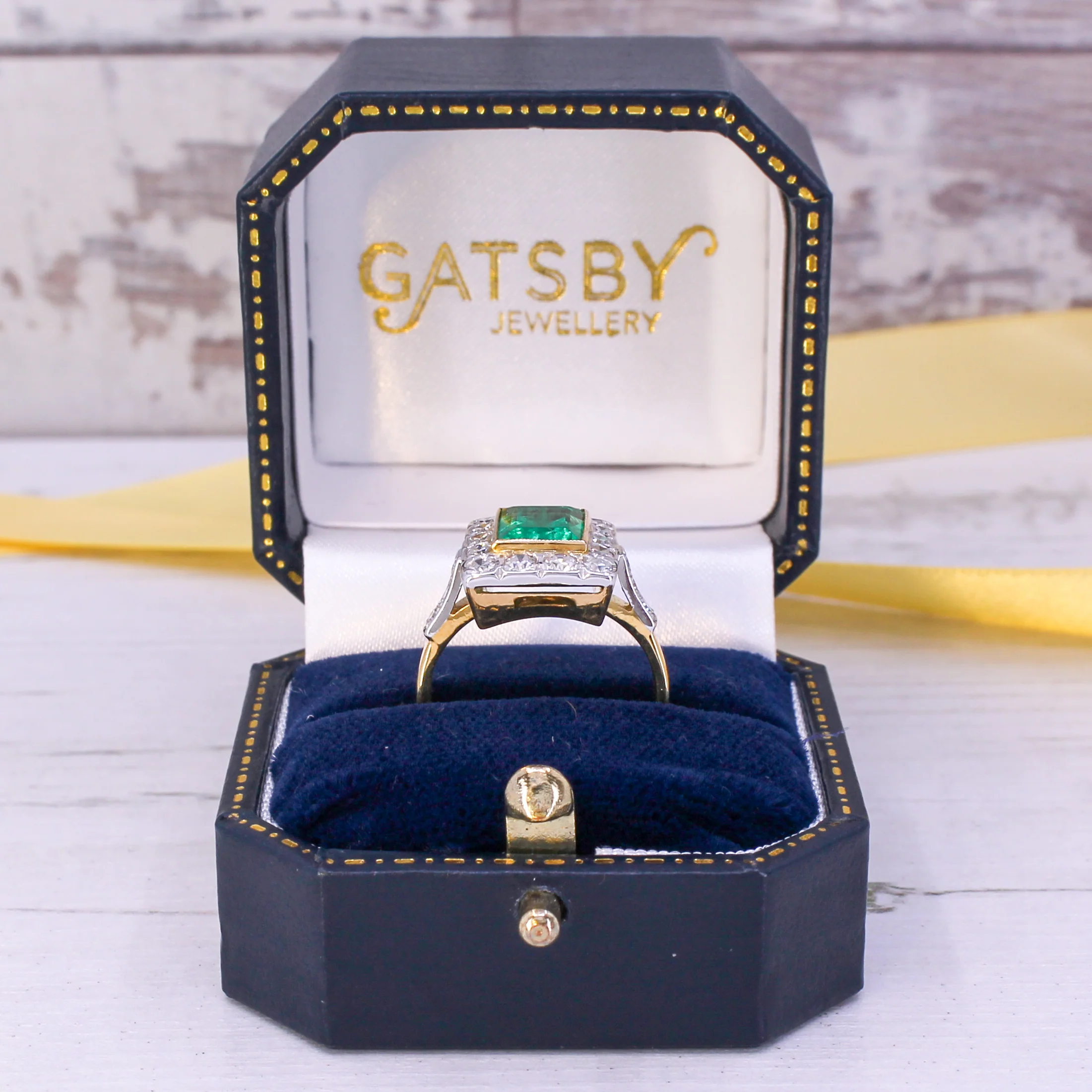 Art Deco 1.70 Carat Minor Oil Emerald & Diamond Ring, circa 1935 - Image 8