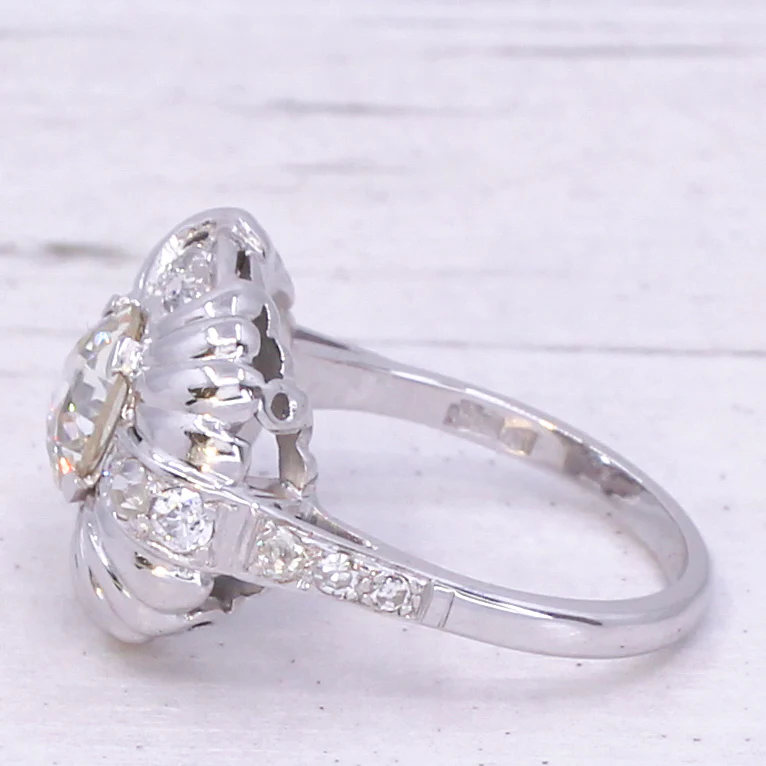 Art Deco 1.98 Carat Old Cut Diamond Cluster Ring, circa 1940 - Image 3
