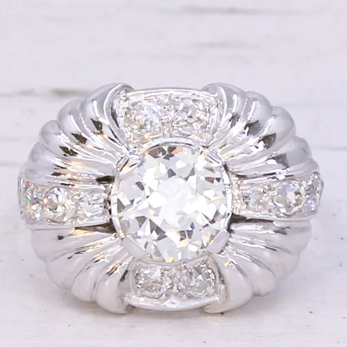 Art Deco 1.98 Carat Old Cut Diamond Cluster Ring, circa 1940 - Image 4