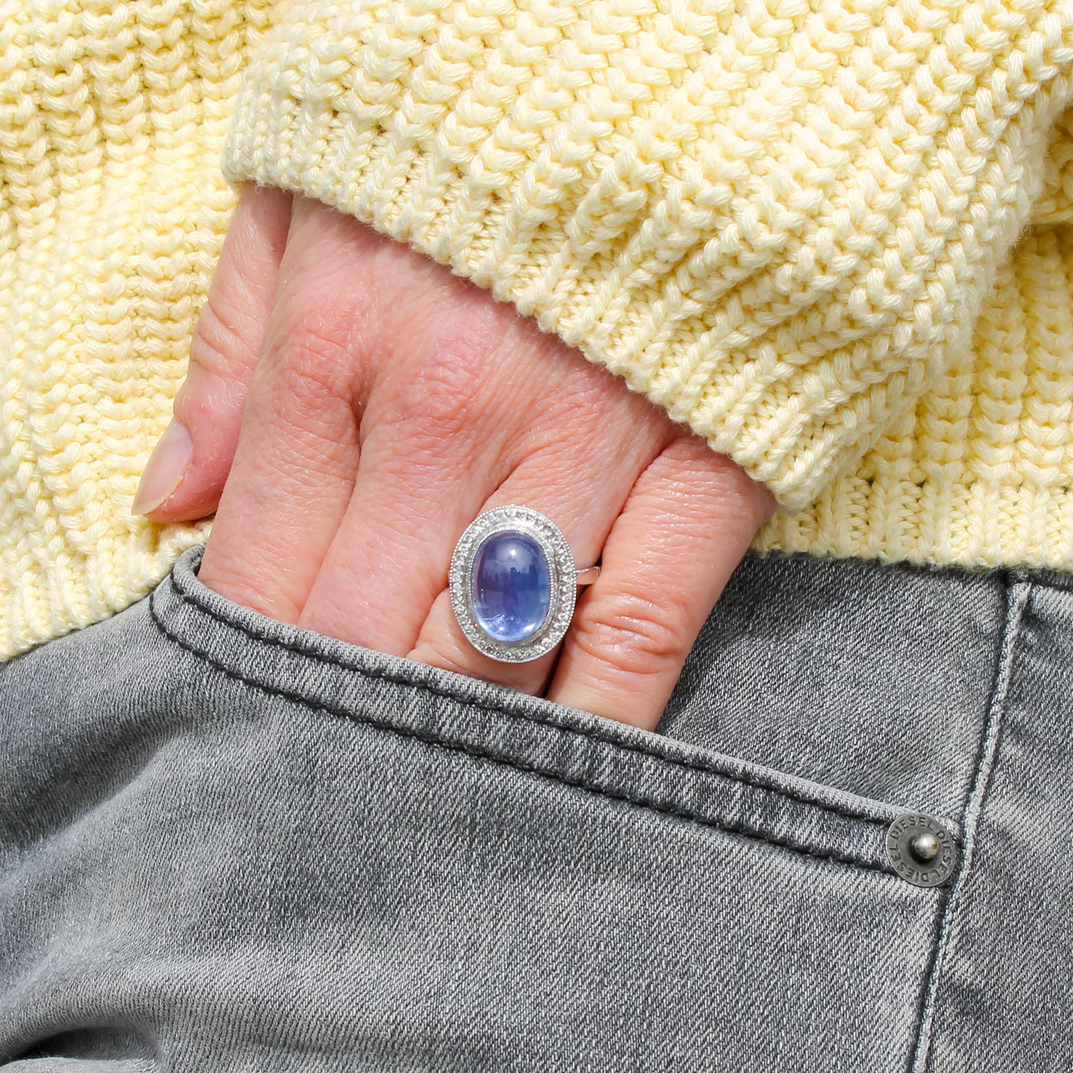 Art Deco 11.96 Carat Ceylon Cabochon Sapphire & Diamond Ring, circa 1935 - Image 8